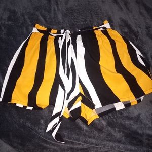 Shein Curve 1X Yellow Striped Shorts